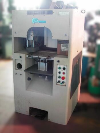 MAQ.PANTOGRAFO DE VACIAR SUELA K100 COSMOPOL