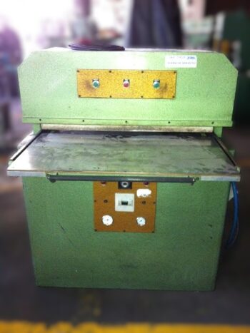 MAQ.PRENSA PEGAR FORROS  900X500mm.VILEDON